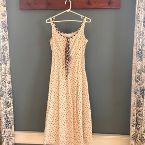 Chic Cream Sleeveless Maxi Dress